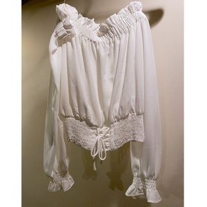 Off the shoulders crop cut long sleeve blouse